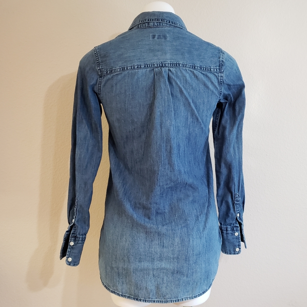 Merona Ombre Denim Longsleeve Button-down Shirt Women's Size XS Chambray Blue - Picture 4 of 7